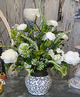 Silk White arrangement