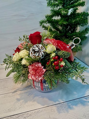 christmas ornamant arrangement
