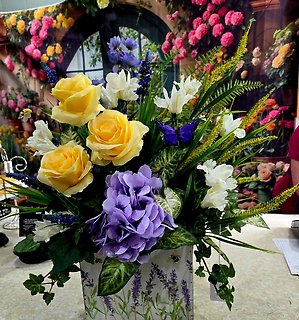 one sided arrangement yellow and purple